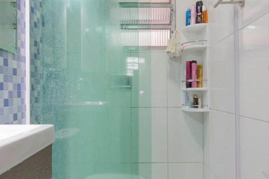 Banheiro de casa de condomínio à venda com 2 quartos, 83m² em Vila Paranaguá, São Paulo