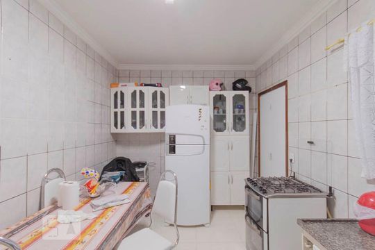 Cozinha de casa de condomínio à venda com 2 quartos, 83m² em Vila Paranaguá, São Paulo