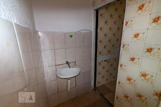 Banheiro de kitnet/studio para alugar com 1 quarto, 20m² em Ipiranga, São Paulo