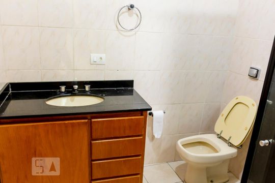 Banheiro 2 de casa à venda com 2 quartos, 140m² em Vila Cruz das Almas, São Paulo