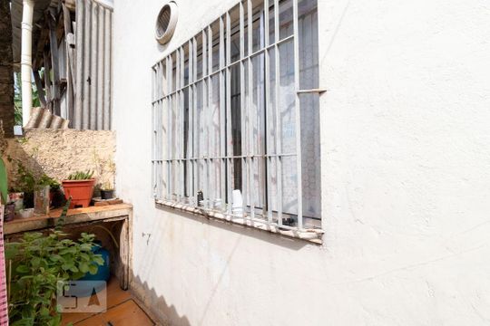 Quintal de casa à venda com 3 quartos, 140m² em Vila Cruz das Almas, São Paulo