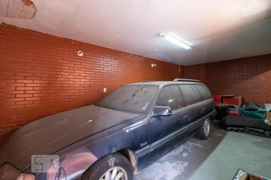 Garagem 1 de casa à venda com 3 quartos, 140m² em Vila Cruz das Almas, São Paulo