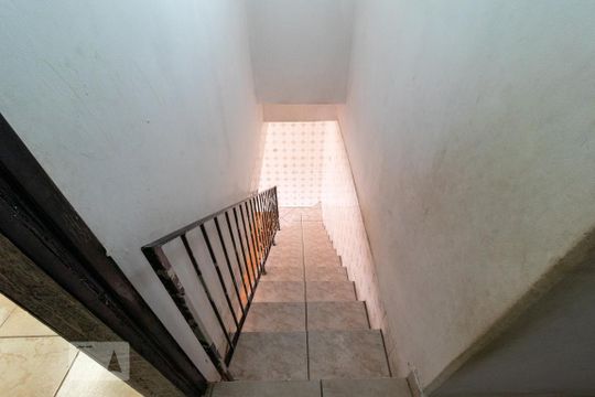 Escada de casa à venda com 3 quartos, 140m² em Vila Cruz das Almas, São Paulo
