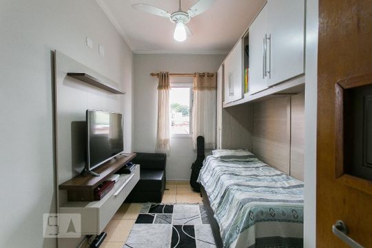 Quarto 1 de casa à venda com 3 quartos, 160m² em Vila Divina Pastora, São Paulo