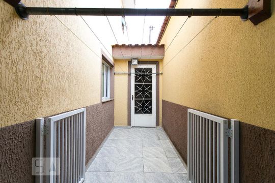 Quintal de casa à venda com 3 quartos, 160m² em Vila Divina Pastora, São Paulo