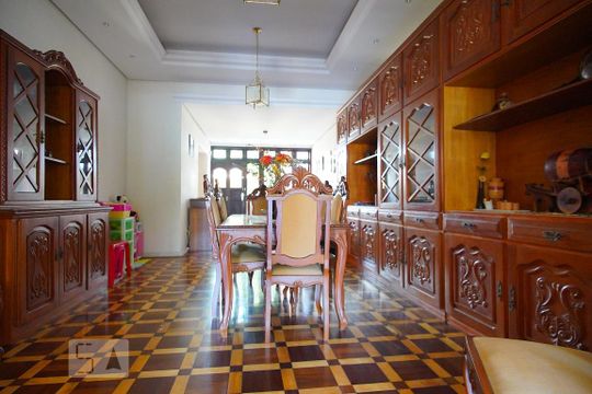 Casa à venda com 3 quartos, 370m² em Floresta, Porto Alegre