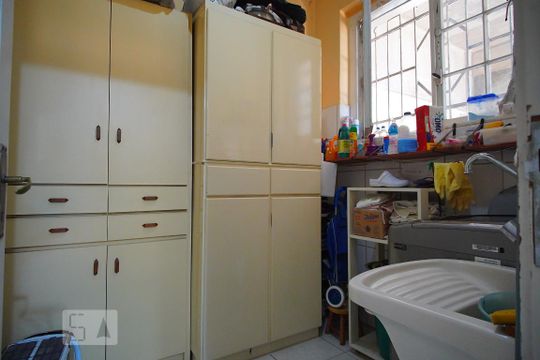 Detalhe da area de serviço de casa à venda com 3 quartos, 370m² em Floresta, Porto Alegre