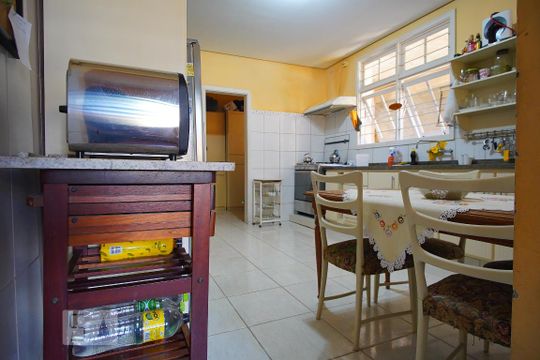 Cozinha de casa à venda com 3 quartos, 370m² em Floresta, Porto Alegre