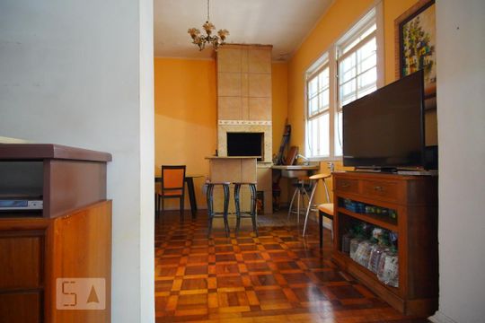Churrasqueira de casa à venda com 3 quartos, 370m² em Floresta, Porto Alegre