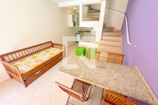 Sala de apartamento para alugar com 2 quartos, 100m² em Ingleses do Rio Vermelho, Florianópolis