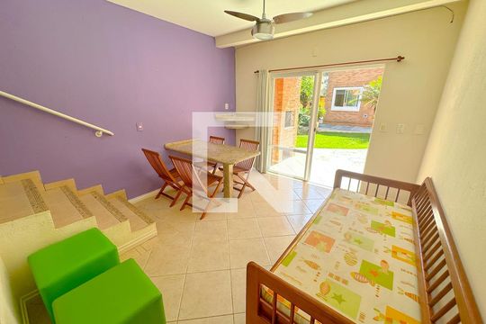 Sala de apartamento para alugar com 2 quartos, 100m² em Ingleses do Rio Vermelho, Florianópolis
