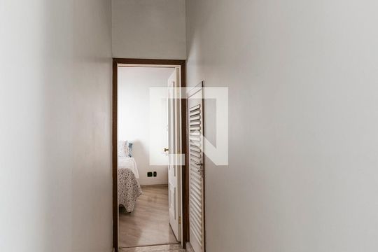 Corredor de casa à venda com 3 quartos, 213m² em Penha de França, São Paulo