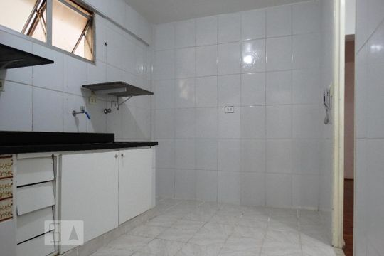 Cozinha de apartamento para alugar com 2 quartos, 94m² em Setor Central, Goiânia
