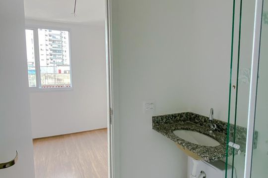 Banheiro de kitnet/studio para alugar com 1 quarto, 20m² em Brás, São Paulo