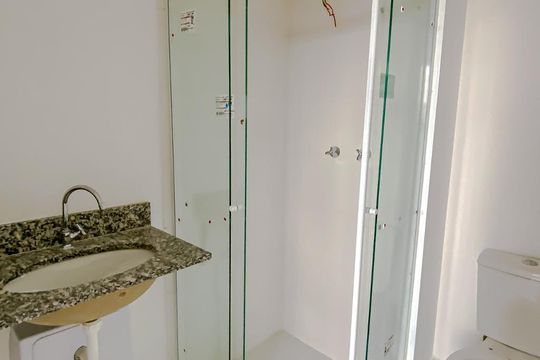 Banheiro de kitnet/studio para alugar com 1 quarto, 20m² em Brás, São Paulo