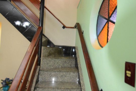 Escada para As Suíte de casa à venda com 3 quartos, 136m² em Irajá, Rio de Janeiro