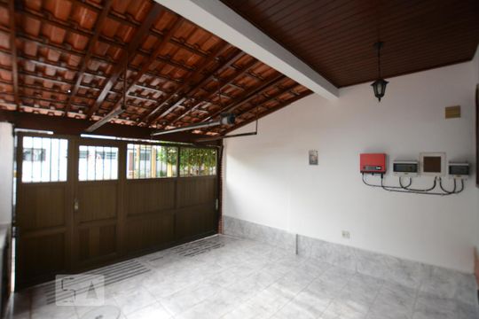 Garagem de casa à venda com 3 quartos, 136m² em Irajá, Rio de Janeiro