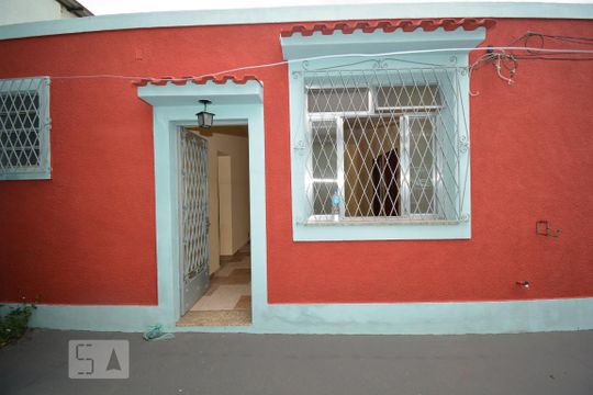 Fachada de casa à venda com 2 quartos, 68m² em Quintino Bocaiúva, Rio de Janeiro