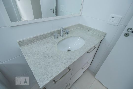 Banheiro da Suíte de apartamento para alugar com 2 quartos, 68m² em Jardim Prudência, São Paulo