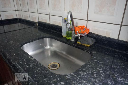 Cozinha de casa para alugar com 2 quartos, 100m² em Vila Buenos Aires, São Paulo