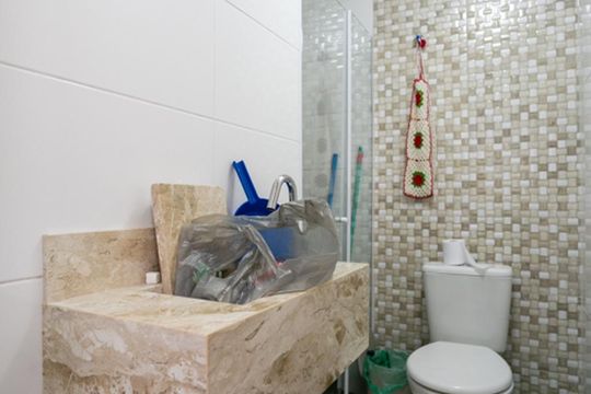 Banheiro de serviço de apartamento para alugar com 3 quartos, 85m² em Freguesia do Ó, São Paulo