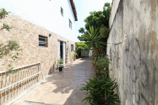 Quintal de casa à venda com 6 quartos, 231m² em Jardim Alvorada, Santo André