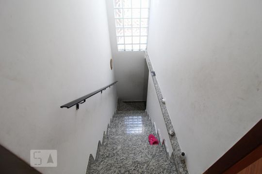 Escada de casa à venda com 6 quartos, 231m² em Jardim Alvorada, Santo André