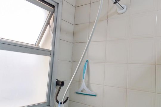 Detalhe do Banheiro de apartamento à venda com 2 quartos, 60m² em Jardim Paraventi, Guarulhos