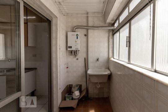 área de serviço de apartamento para alugar com 2 quartos, 70m² em Indianópolis, São Paulo
