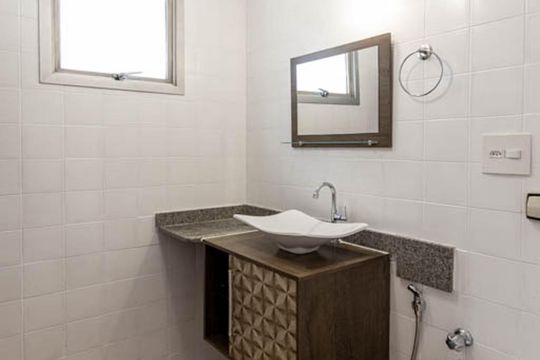banheiro de apartamento para alugar com 2 quartos, 70m² em Indianópolis, São Paulo