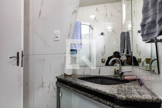 Banheiro Social de casa à venda com 3 quartos, 227m² em João Pinheiro, Belo Horizonte