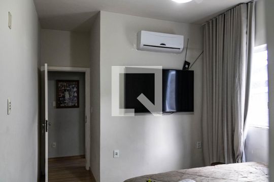 Suíte 1 de casa à venda com 3 quartos, 227m² em João Pinheiro, Belo Horizonte