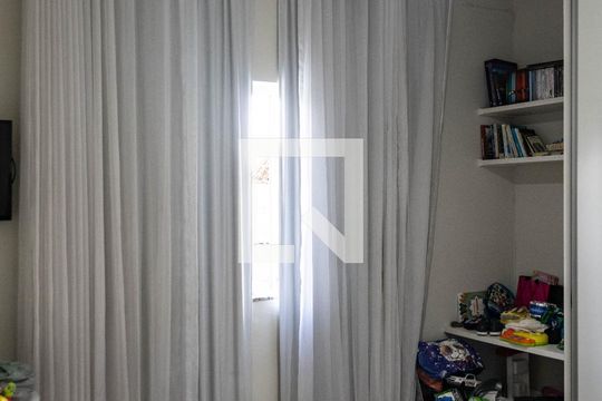 Quarto de casa à venda com 3 quartos, 227m² em João Pinheiro, Belo Horizonte