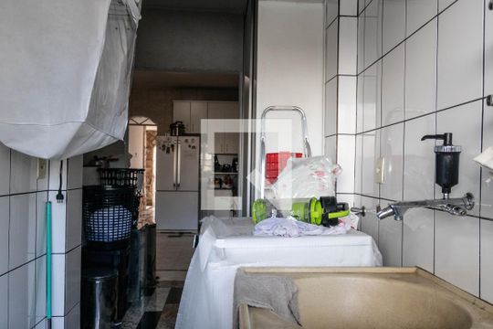 Área de Serviço de casa à venda com 3 quartos, 227m² em João Pinheiro, Belo Horizonte