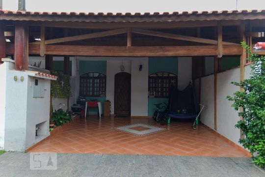 Fachada de casa de condomínio à venda com 3 quartos, 180m² em Jardim Cocaia, Guarulhos