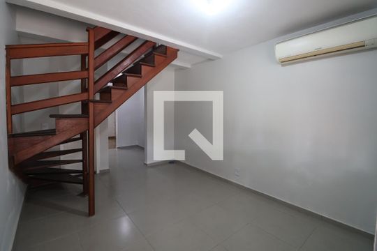 Casa de Condomínio para alugar com 2 quartos, 70m² em Rio Branco, Canoas