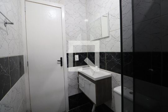 Banheiro de casa de condomínio para alugar com 2 quartos, 70m² em Rio Branco, Canoas