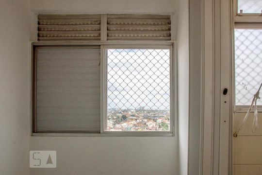Quarto de serviço de apartamento para alugar com 2 quartos, 67m² em Vila Amélia, São Paulo