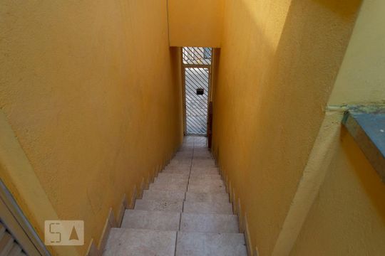 Entrada de casa de condomínio para alugar com 1 quarto, 30m² em Vila Tolstoi, São Paulo