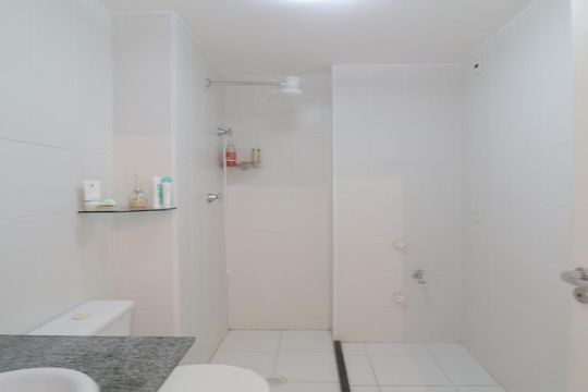 Banheiro de apartamento à venda com 1 quarto, 33m² em Jardim Brasília (zona Norte), São Paulo