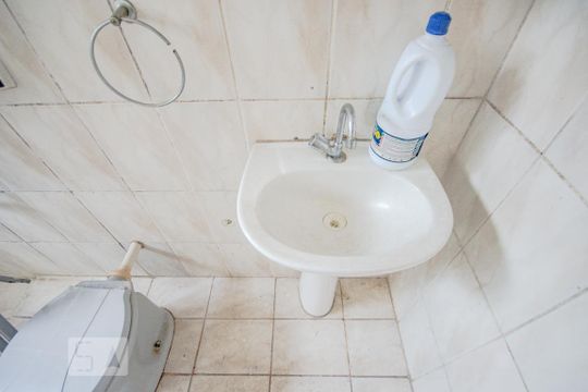 Banheiro de casa à venda com 3 quartos, 147m² em Vila Nova Galvão, São Paulo