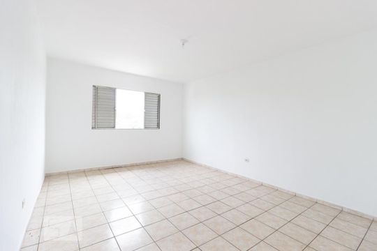 Quarto de casa à venda com 1 quarto, 40m² em Vila Nova Galvão, São Paulo