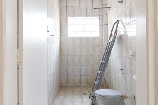 Banheiro de casa à venda com 1 quarto, 40m² em Vila Nova Galvão, São Paulo