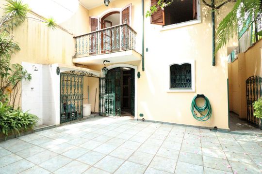 Área comum de casa para alugar com 4 quartos, 300m² em Jardim da Gloria, São Paulo