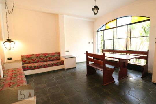 Área comum de casa para alugar com 4 quartos, 300m² em Jardim da Gloria, São Paulo