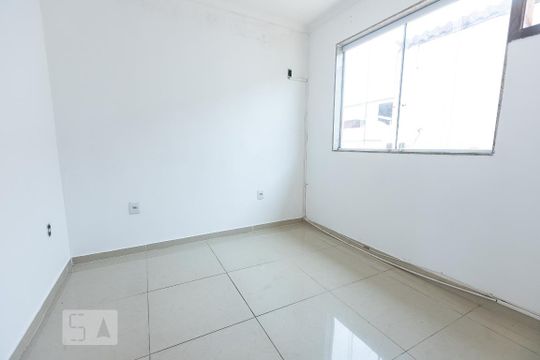 Quarto 2 de apartamento para alugar com 2 quartos, 47m² em Jardim Sulacap, Rio de Janeiro