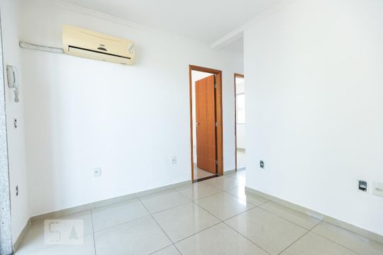 Apartamento para alugar com 2 quartos, 47m² em Jardim Sulacap, Rio de Janeiro