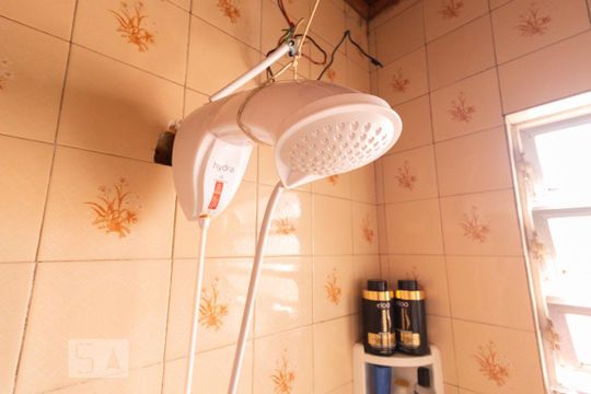 Banheiro de casa à venda com 1 quarto, 200m² em Marechal Rondon, Canoas