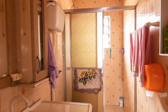 Banheiro de casa à venda com 1 quarto, 200m² em Marechal Rondon, Canoas