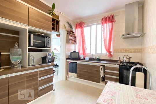 Cozinha de apartamento para alugar com 3 quartos, 163m² em Centro Histórico, Porto Alegre